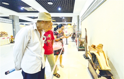 首屆市級(jí)工藝美術(shù)大師優(yōu)秀作品及工藝美術(shù)精品(圖1)