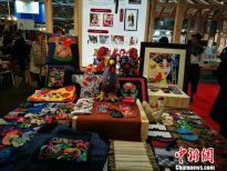 湖南大布江拼布繡“闖”入巴黎博覽會拿訂單